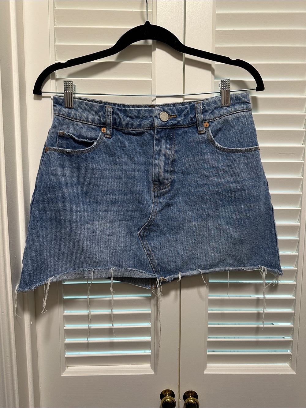Blank NYC Light Blue Denim Frayed Hem Mini Skirt